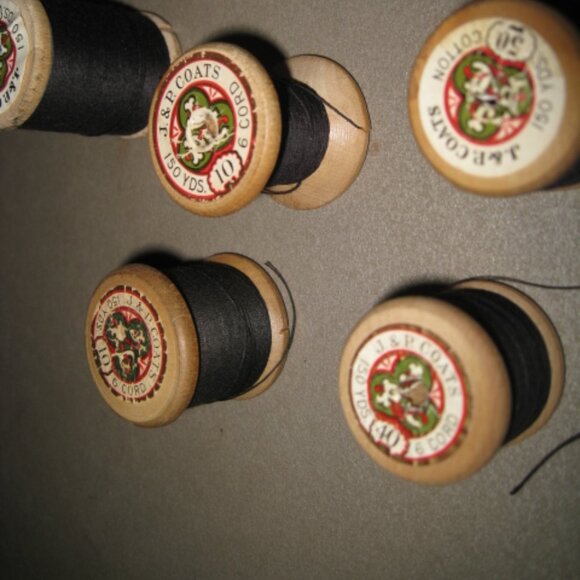 Lot of 11 Vintage Spools of Sewing Thread J & P Coats - Picture 7 of 11